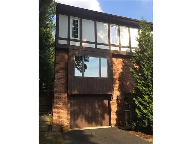 501 Kingsberry Ct photo 1