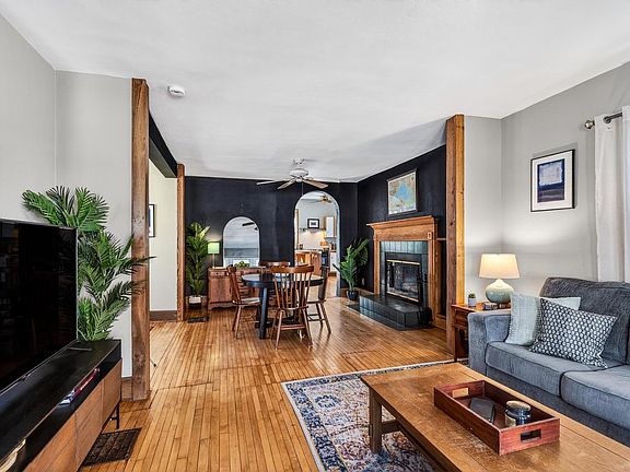 5th image of 1137 Elizabeth Street