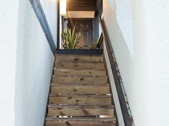 3rd image of 5243 WESTCHASE Court