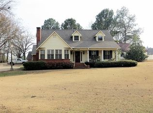 2393 N Laurelwood Ln, Tupelo, MS 38801
