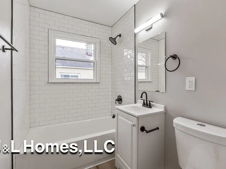 50 Florence Ave — Photo 1