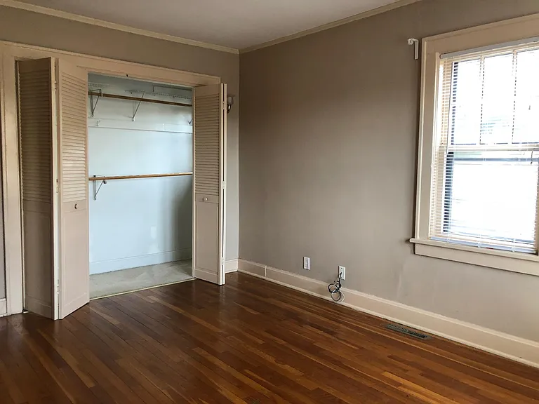 5033 Walnut St #MAIN FLOOR — Photo 10