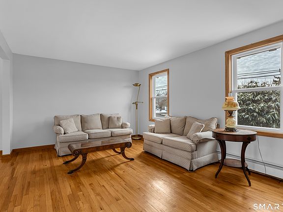 3rd image of 26 Pent Road