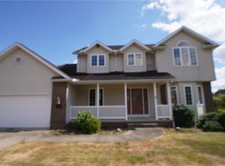 714 Hawthorn Dr, Dover, OH