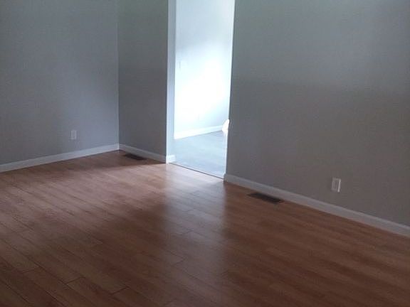 5th image of 33 Liberty Blvd