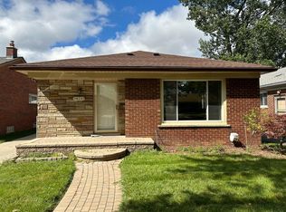 24241 Rensselaer St, Oak Park, MI 48237