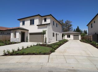 1177 N Holly Ave, Clovis, CA 93611