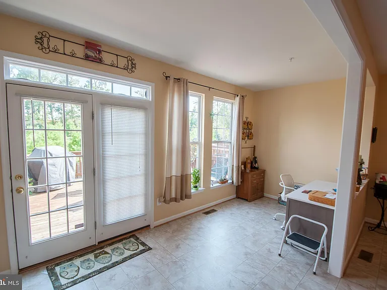 5813 Whiterose Way — Photo 11