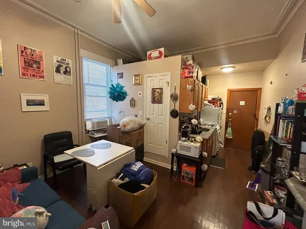 152 N 21st St APT 2R, Philadelphia, PA 19103