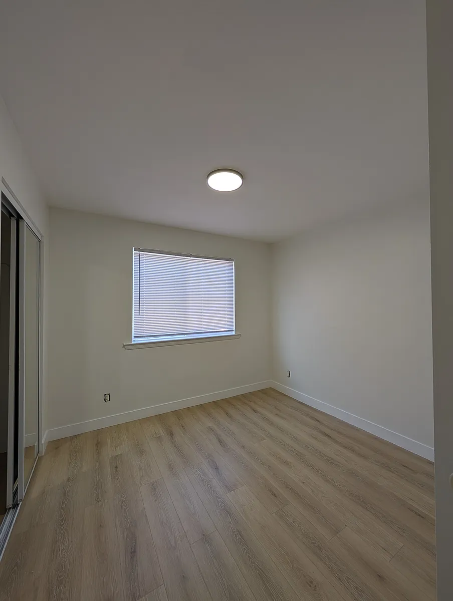 Building Photo - 1811 Market Ave #A-3