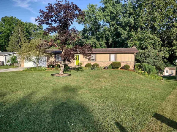 12 Shore Manor Dr, Bristol, IN 46507