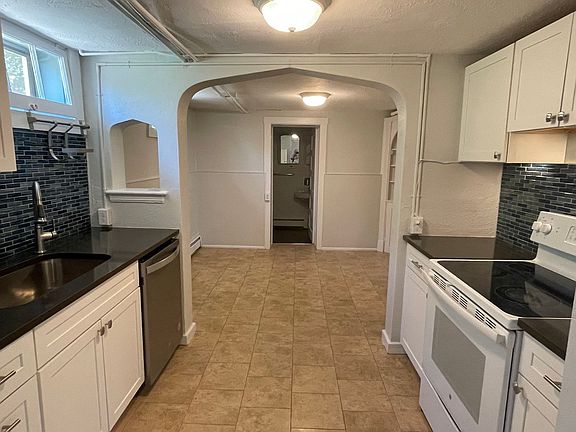 4th image of 3958 1/2 Julian St
