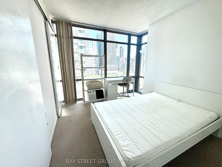 38 Grenville St #1309 — Photo 4
