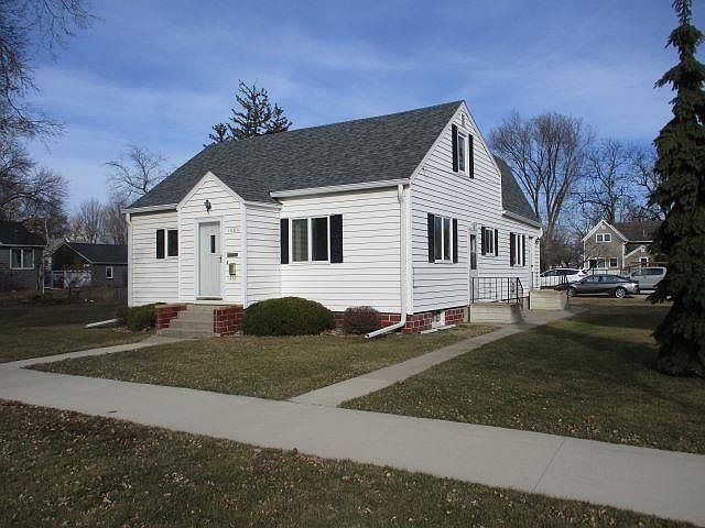 1st image of 1606 Broadway St