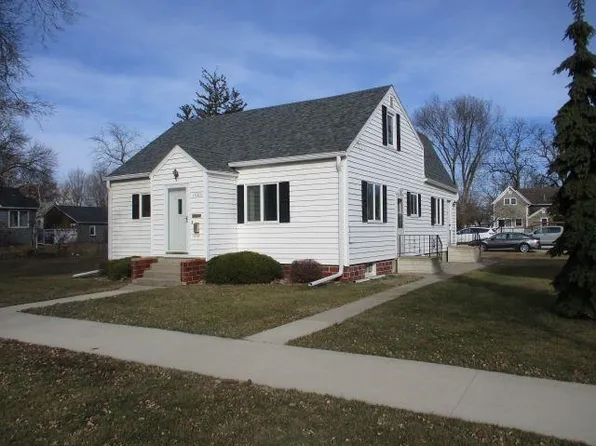 1606 Broadway St, Emmetsburg, IA 50536