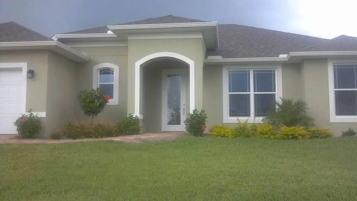 4609 S Atlantic Avenue — Photo 2