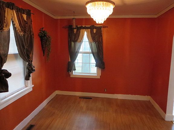 4th image of 3325 E 35th Ave