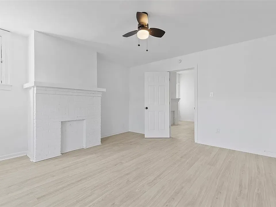 258 E Warrington Ave #2