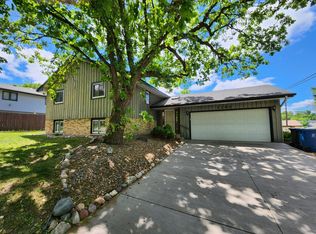 1180 Hathaway Ln NE, Fridley, MN 55432