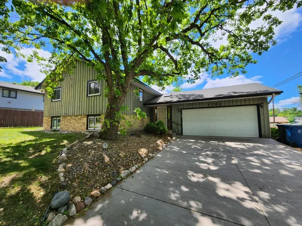 1180 Hathaway Ln NE, Fridley, MN 55432
