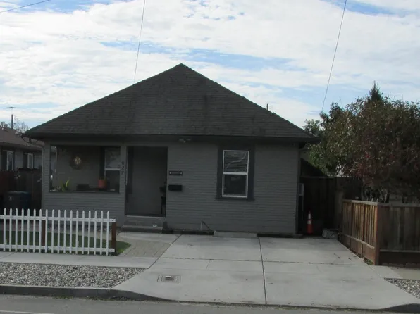 827 Central Ave, Hollister, CA 95023
