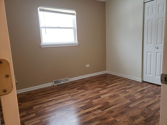 5th image of 324 N Brookshore Dr