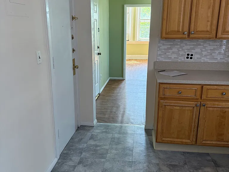 157 Cedar Ave #2 — Photo 4