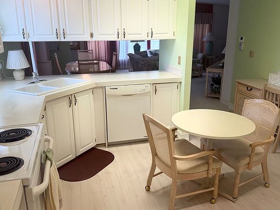 5th image of 10932 Hidden Hills Ct #33J