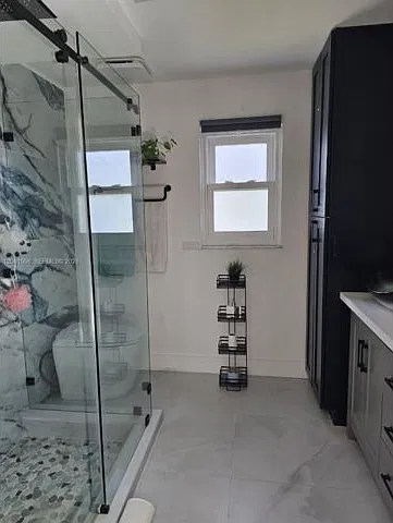 3 bed, 2.0 bath, $4,350 — Photo 3