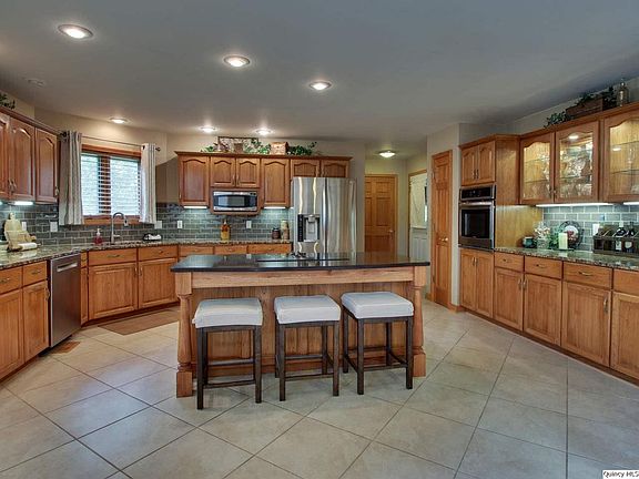3rd image of 4246 Bunker Dr