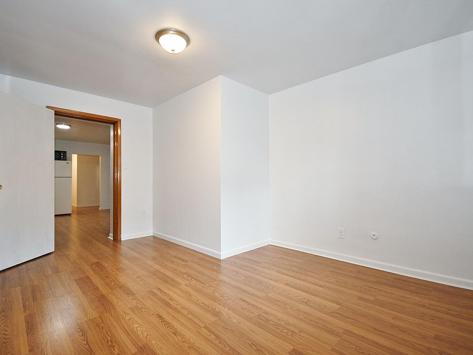 2nd image of 248 Meyran Ave APT 2