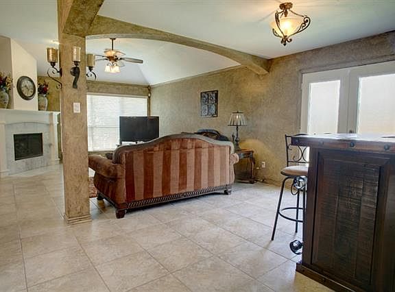 4th image of 8713 La Quinta Ln