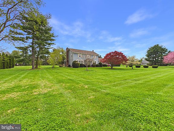 3rd image of 11 Chase Ln