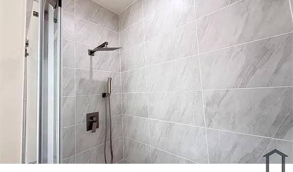 19121 Aldora Dr — Photo 7
