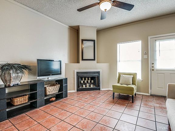 3rd image of 12236 Apricot Dr
