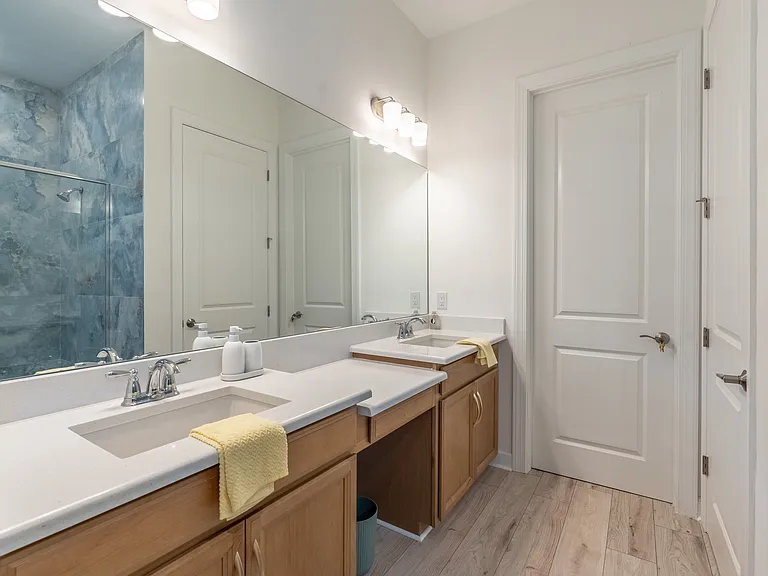15347 Turin Dr — Photo 24
