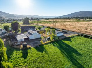 230 Hartley Rd, Phoenix, OR 97535