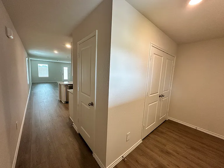 3520 Bridgeport Dr — Photo 6