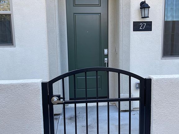 3rd image of 27 Bedford Ct