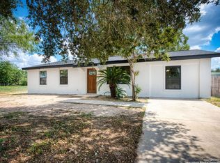 511 5th, Natalia, TX 78059