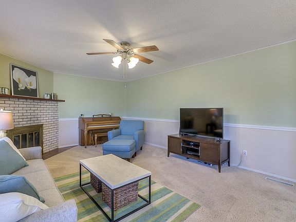 onqpronm.com-Mountain View Ave NE-4