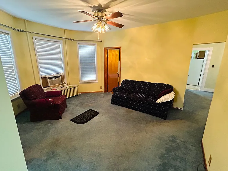 219 W Main St — Photo 6