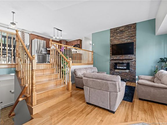 4th image of 1 Sebastien St