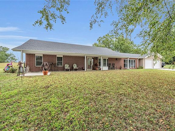 4th image of 111 Cora Dr