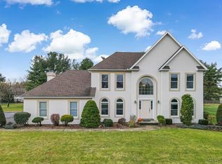 445 Hemlock Ln, Nazareth, PA 18064