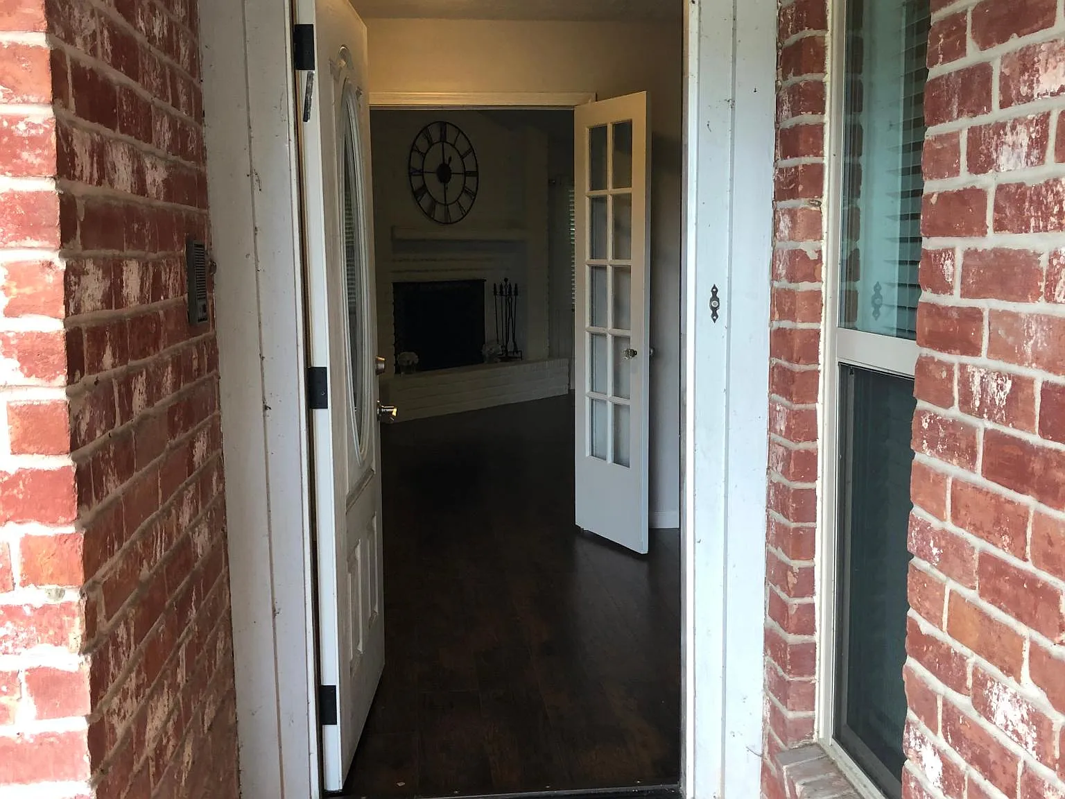 4 bed, 1900 sqft, $1,900 — Photo 2