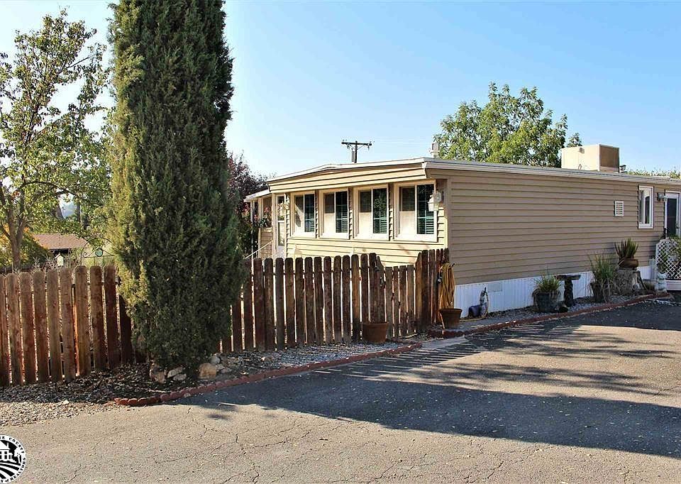 1st image of 11990 Railway Ln