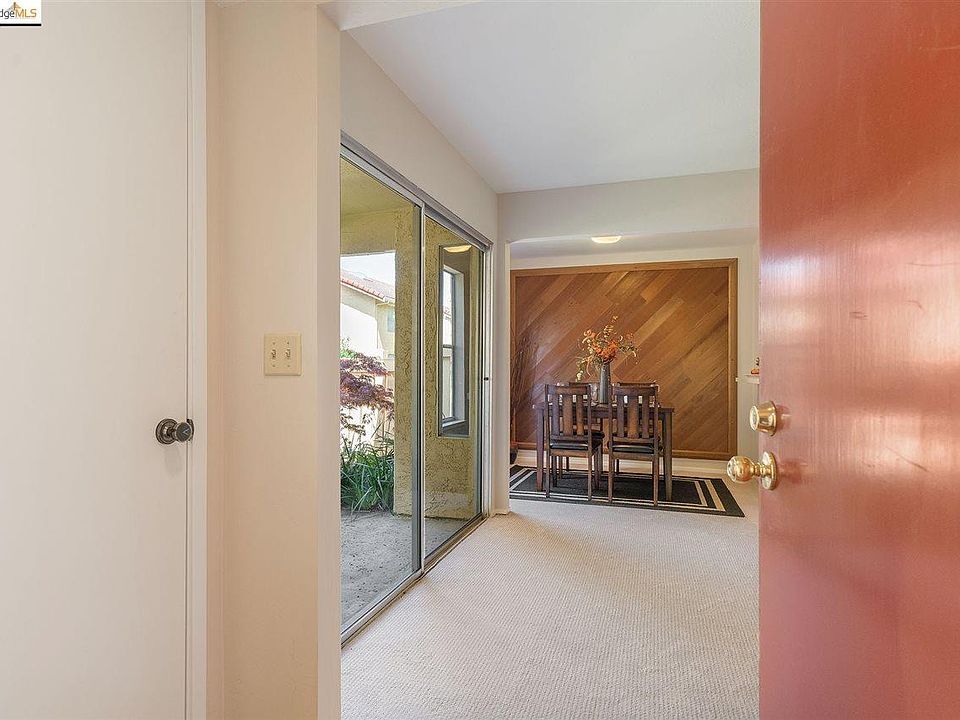 1st image of 43 Las Moradas Cir