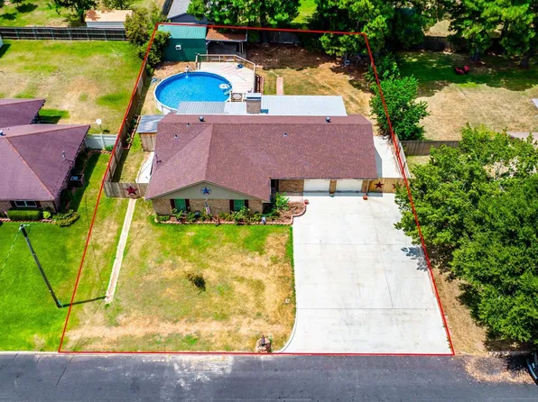 503 Pinewood Dr, Marshall, TX 75672