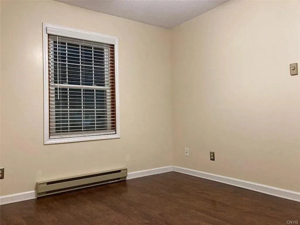 136 Urbandale Pkwy — Photo 4